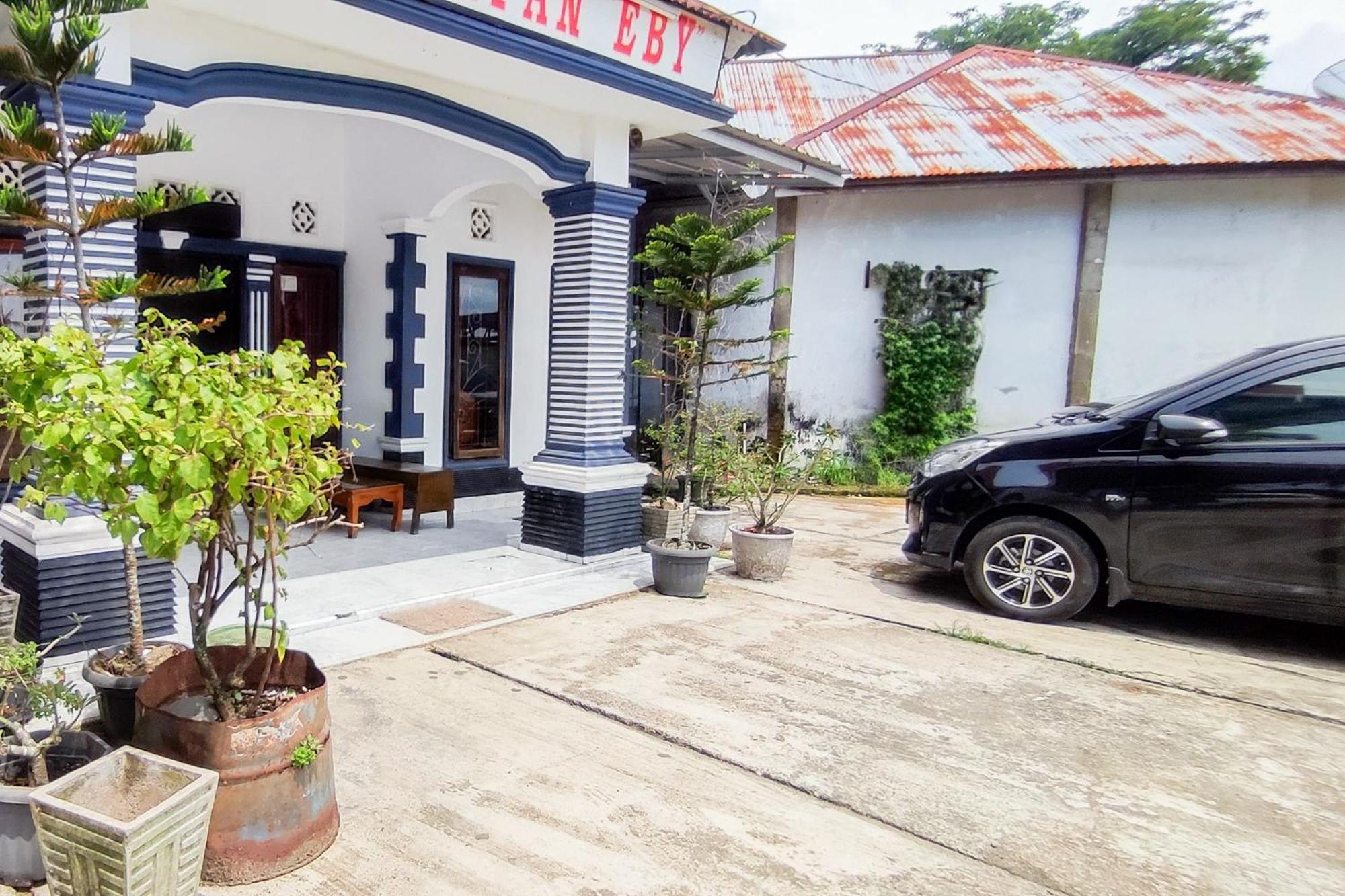 Reddoorz Syariah At Penginapan Eby Padang Dış mekan fotoğraf