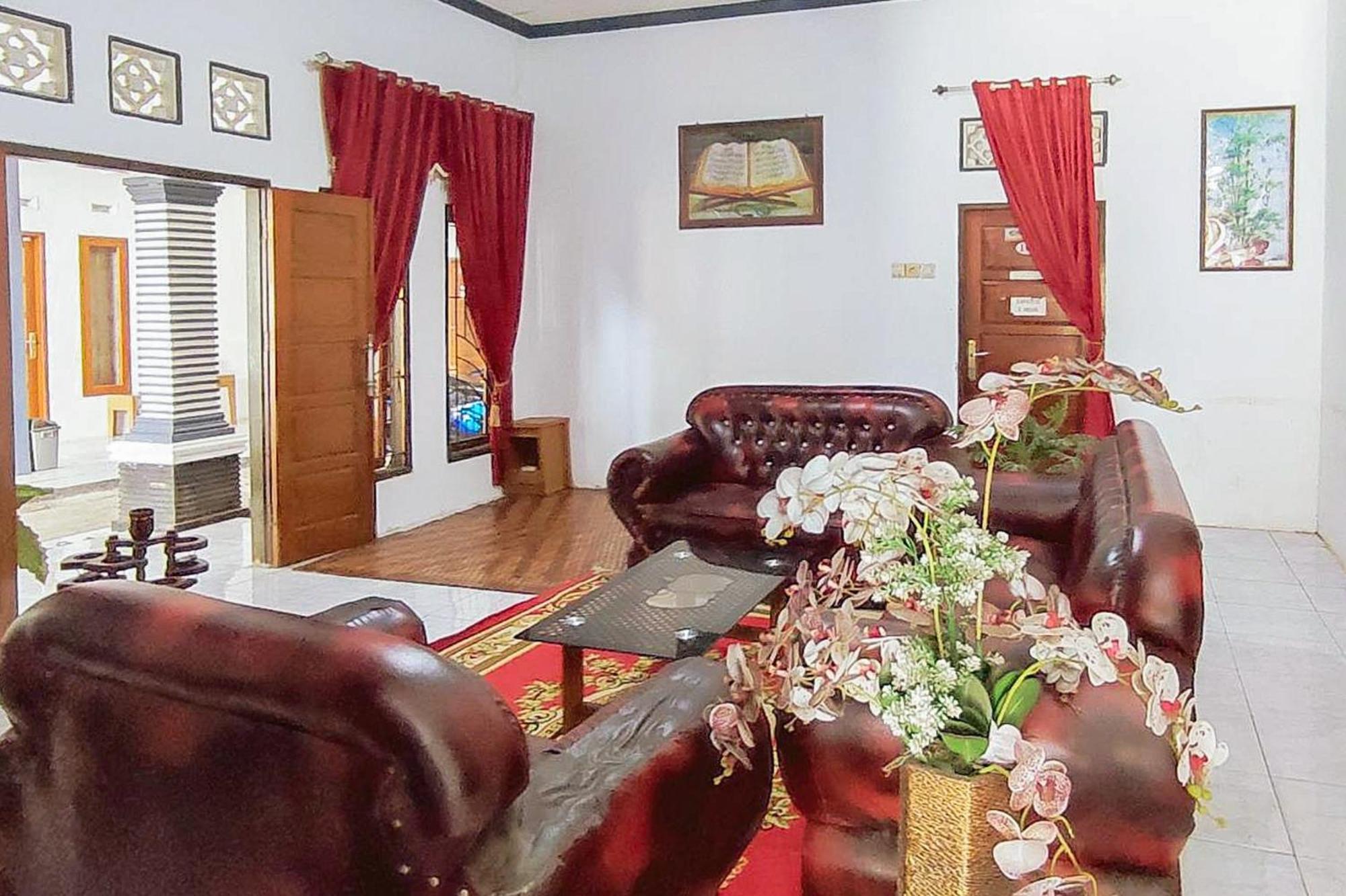 Reddoorz Syariah At Penginapan Eby Padang Dış mekan fotoğraf