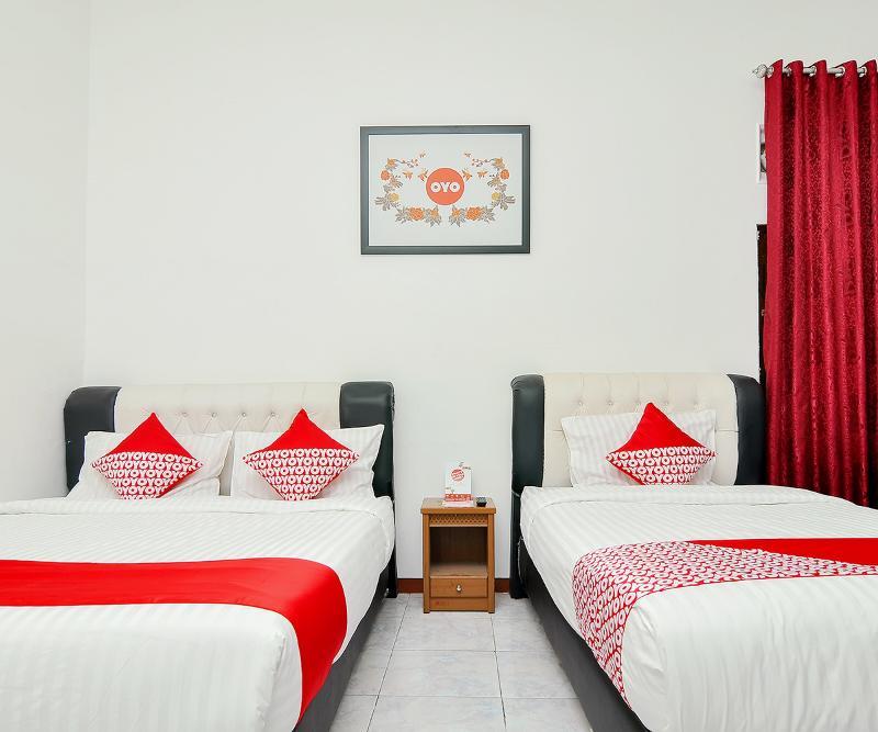 Reddoorz Syariah At Penginapan Eby Padang Dış mekan fotoğraf